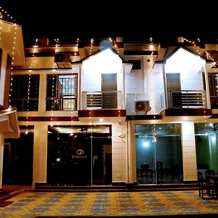 Hotel Aayes And Resort Шантиникетан Экстерьер фото